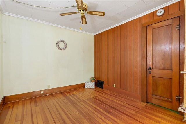 723 N 30TH Street, Council Bluffs, IA 51501