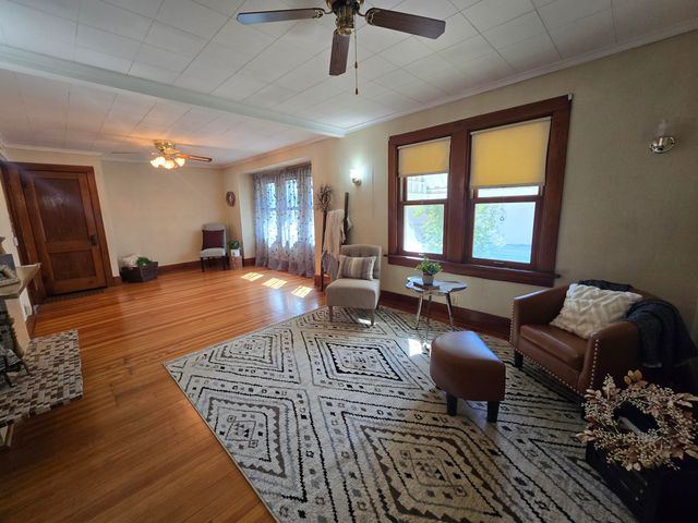 723 N 30TH Street, Council Bluffs, IA 51501