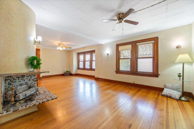 723 N 30TH Street, Council Bluffs, IA 51501