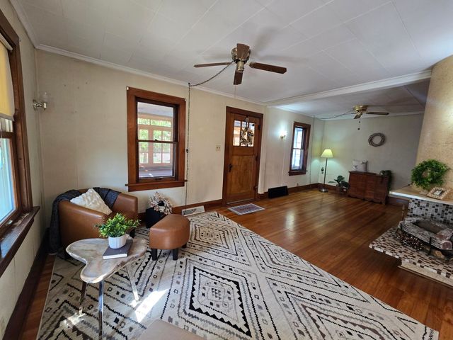 723 N 30TH Street, Council Bluffs, IA 51501