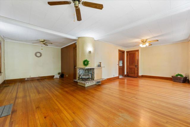 723 N 30TH Street, Council Bluffs, IA 51501