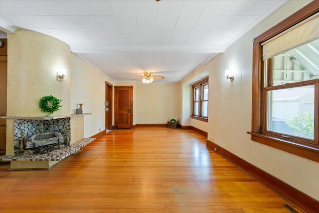 723 N 30TH Street, Council Bluffs, IA 51501