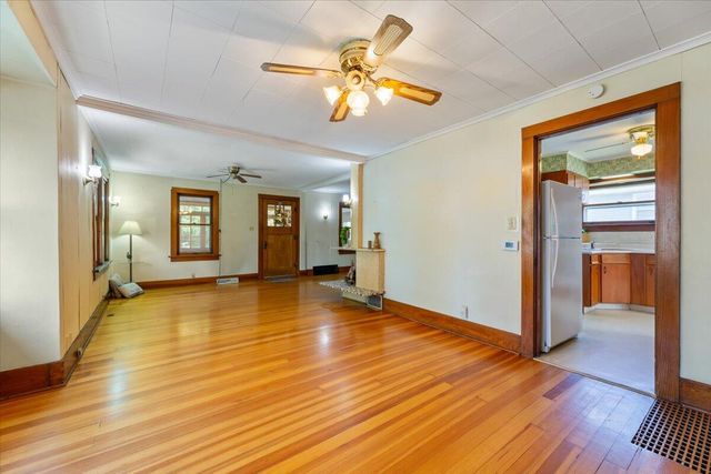 723 N 30TH Street, Council Bluffs, IA 51501