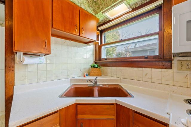 723 N 30TH Street, Council Bluffs, IA 51501