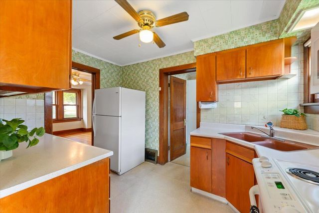 723 N 30TH Street, Council Bluffs, IA 51501