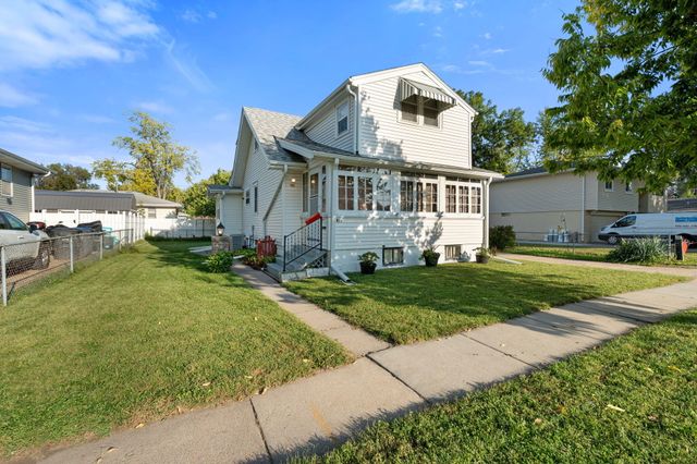 723 N 30TH Street, Council Bluffs, IA 51501