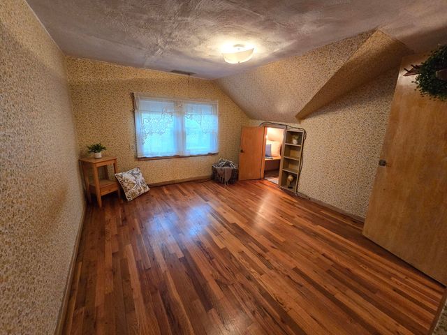 723 N 30TH Street, Council Bluffs, IA 51501