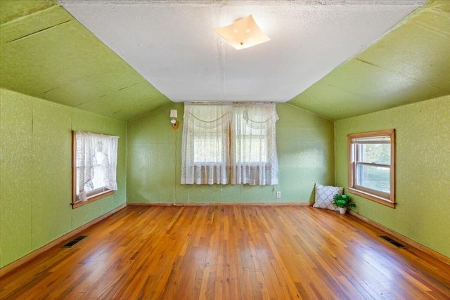 723 N 30TH Street, Council Bluffs, IA 51501