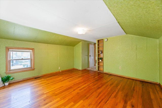 723 N 30TH Street, Council Bluffs, IA 51501