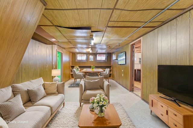 723 N 30TH Street, Council Bluffs, IA 51501