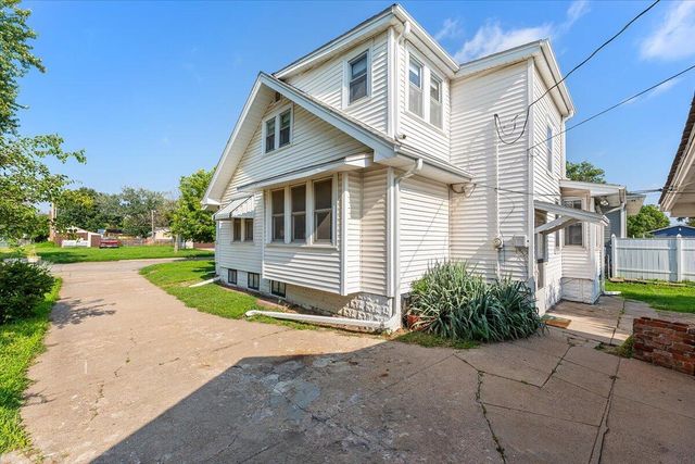 723 N 30TH Street, Council Bluffs, IA 51501