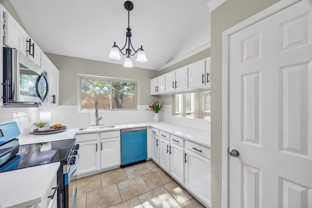 630 Berkley Drive, Grapevine, TX 76051