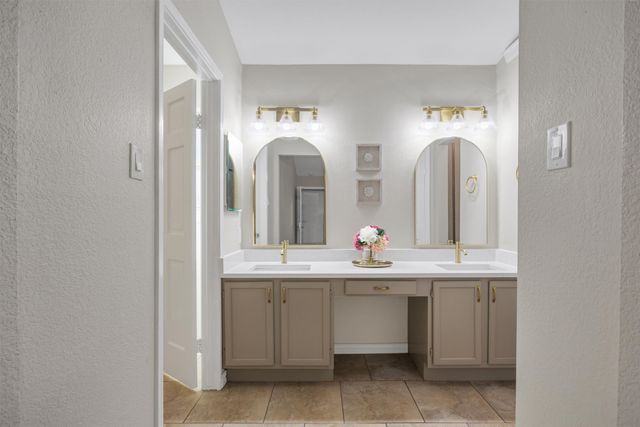 630 Berkley Drive, Grapevine, TX 76051