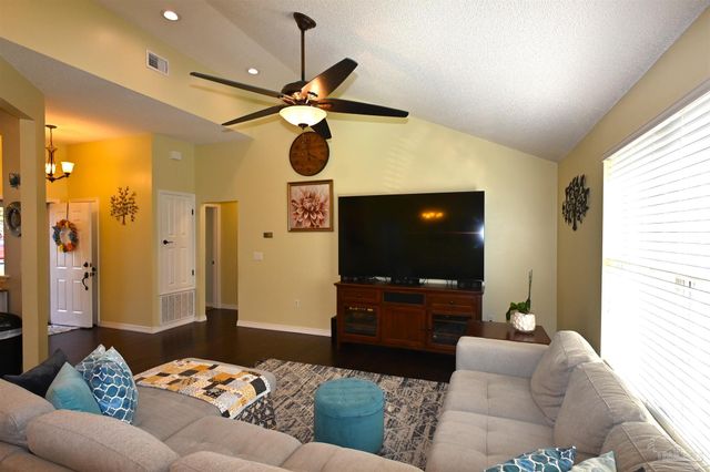 7409 Frankfort St, Navarre, FL 32566