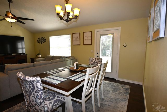 7409 Frankfort St, Navarre, FL 32566