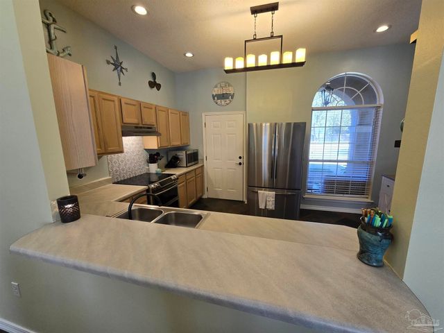 7409 Frankfort St, Navarre, FL 32566