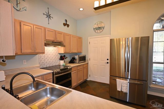 7409 Frankfort St, Navarre, FL 32566