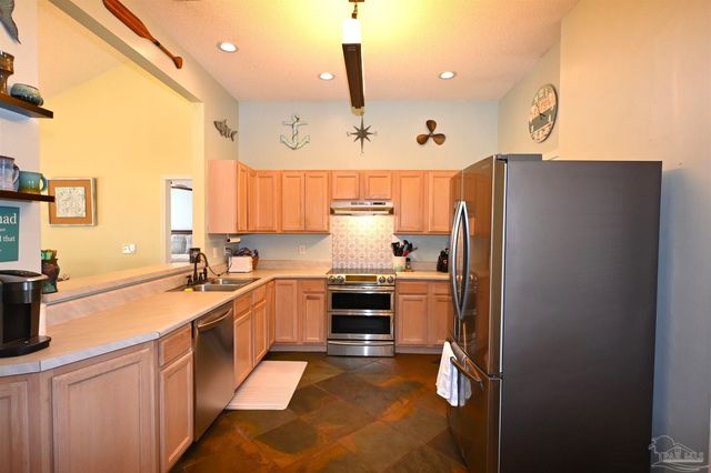 7409 Frankfort St, Navarre, FL 32566