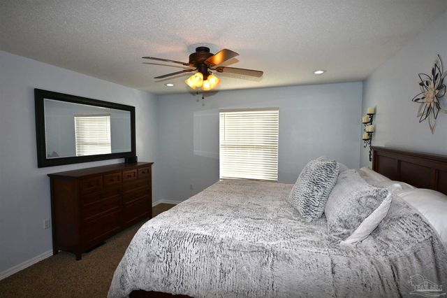 7409 Frankfort St, Navarre, FL 32566