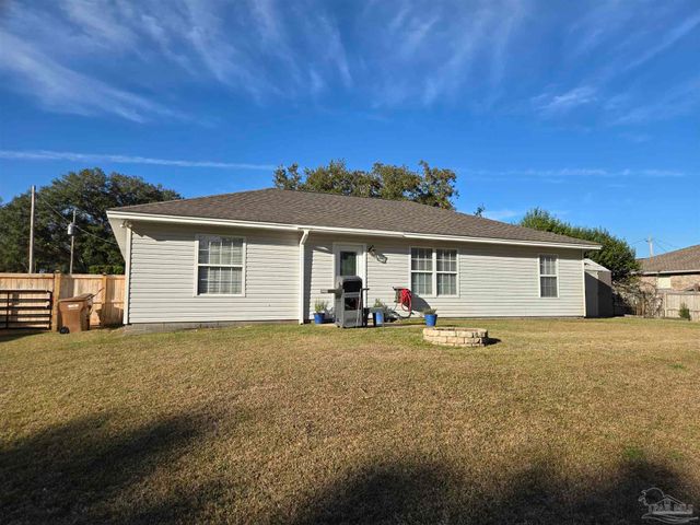 7409 Frankfort St, Navarre, FL 32566
