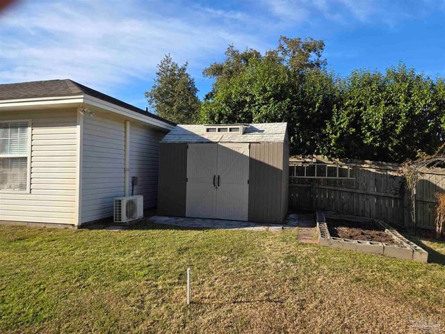 7409 Frankfort St, Navarre, FL 32566