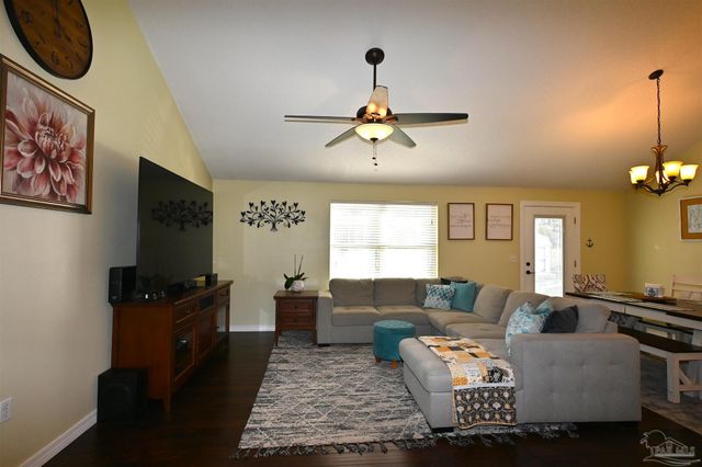 7409 Frankfort St, Navarre, FL 32566