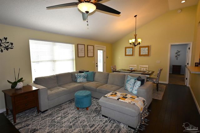 7409 Frankfort St, Navarre, FL 32566