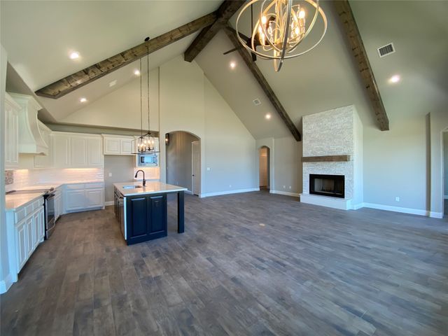 592 Lydia Lane, Granbury, TX 76049