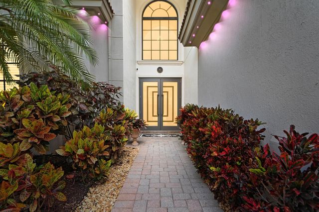 8729 Wellington View Drive, West Palm Beach, FL 33411