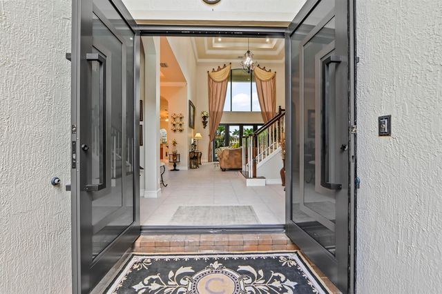 8729 Wellington View Drive, West Palm Beach, FL 33411
