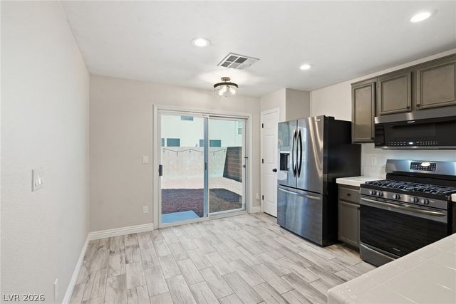 8432 Warthen Meadows Street, Las Vegas, NV 89131