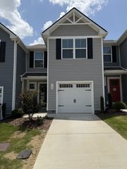 738 Cottoncloud Dr, Lebanon, TN 37090