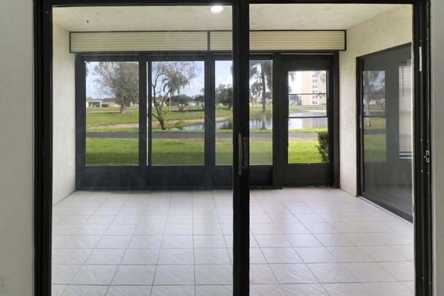 7270 Ashford Place 106, Delray Beach, FL 33446