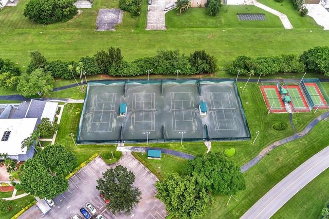 7270 Ashford Place 106, Delray Beach, FL 33446