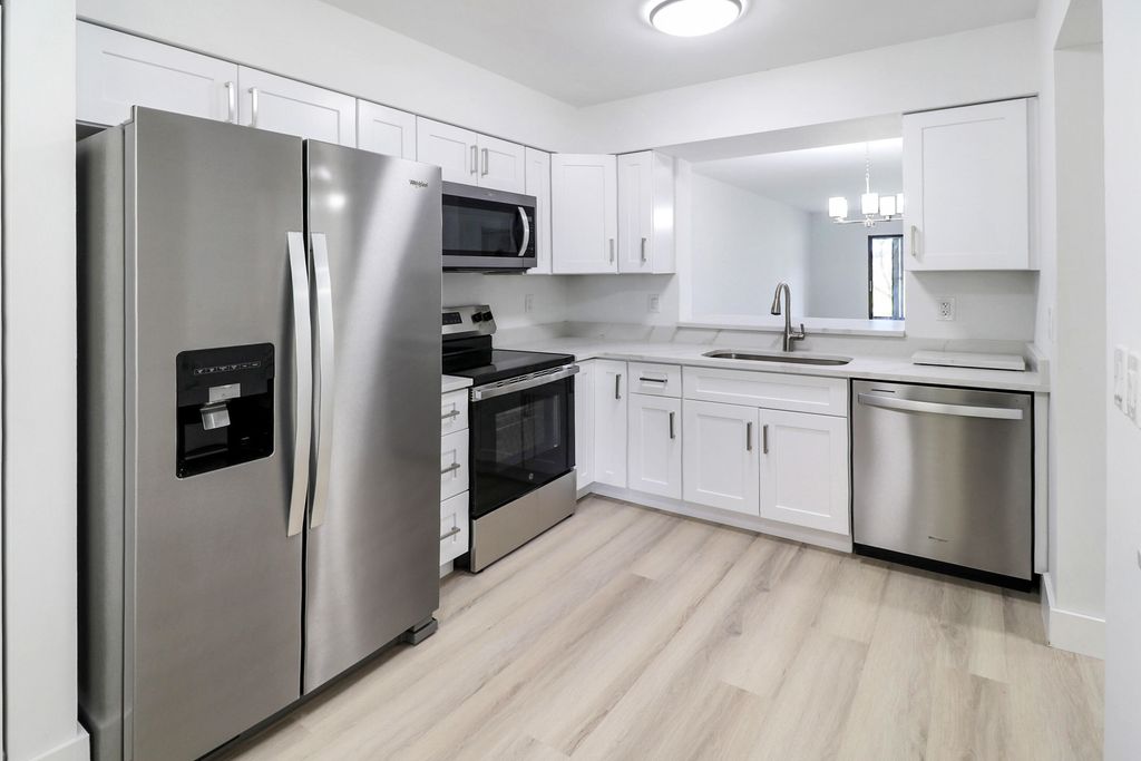 7270 Ashford Place 106, Delray Beach, FL 33446