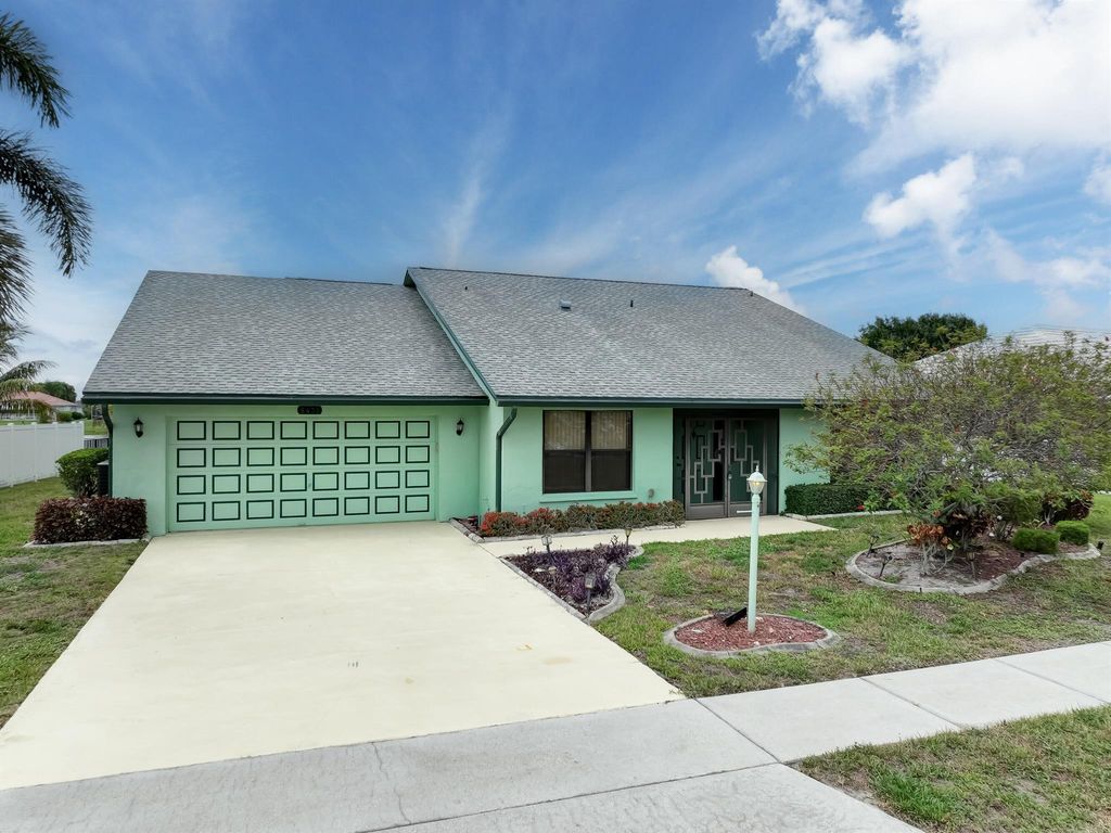 8431 Blue Cypress Drive, Lake Worth, FL 33467