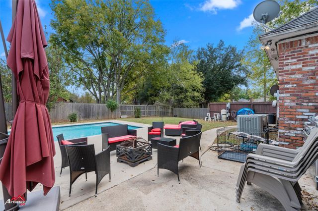 520 Parklane Drive, Bossier City, LA 71111