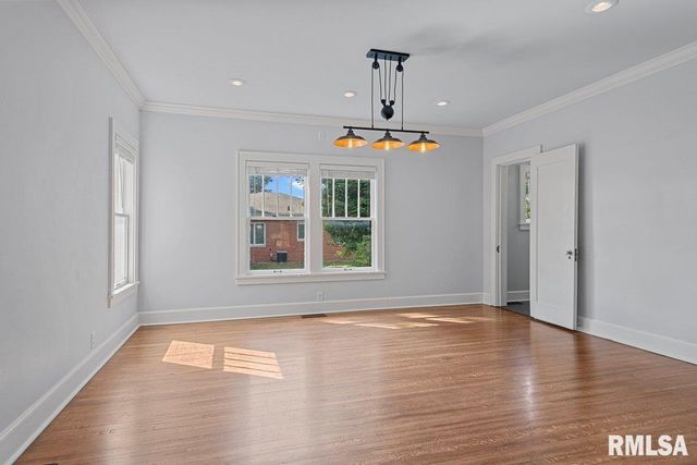 1835 MOUND Road, Jacksonville, IL 62650