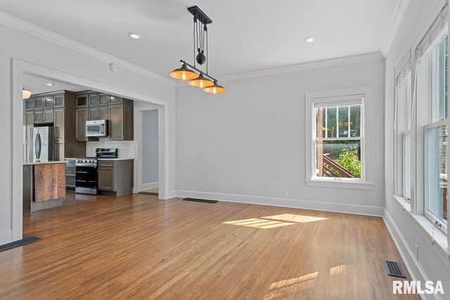 1835 MOUND Road, Jacksonville, IL 62650