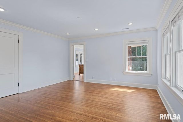 1835 MOUND Road, Jacksonville, IL 62650