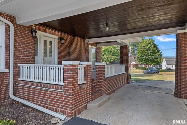 1835 MOUND Road, Jacksonville, IL 62650