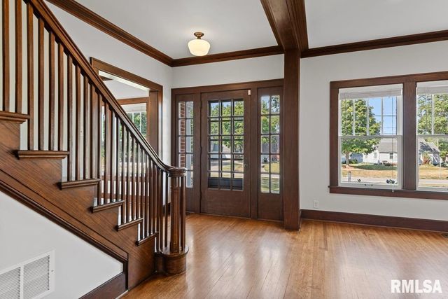 1835 MOUND Road, Jacksonville, IL 62650