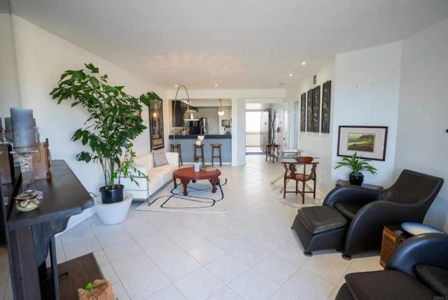 3098 Rue D'Orleans 311, San Diego, CA 92110