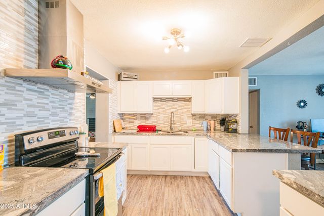 206 N 5TH Street, Avondale, AZ 85323