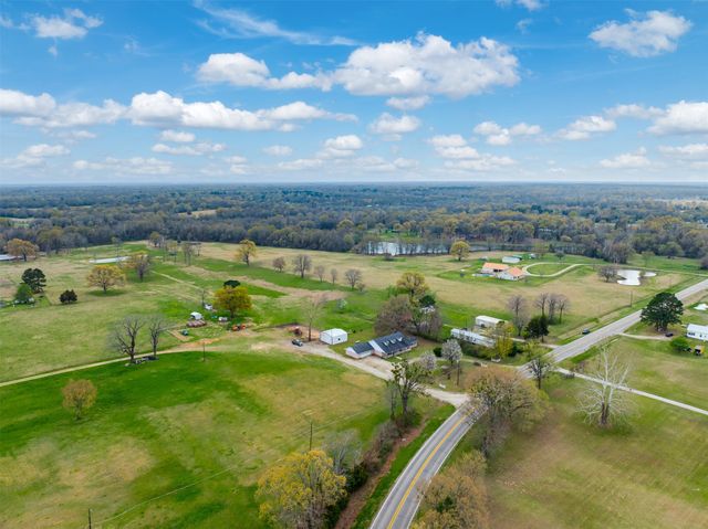 1876 Fm 906 E, Powderly, TX 75473