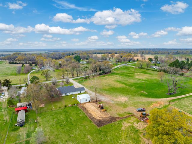 1876 Fm 906 E, Powderly, TX 75473