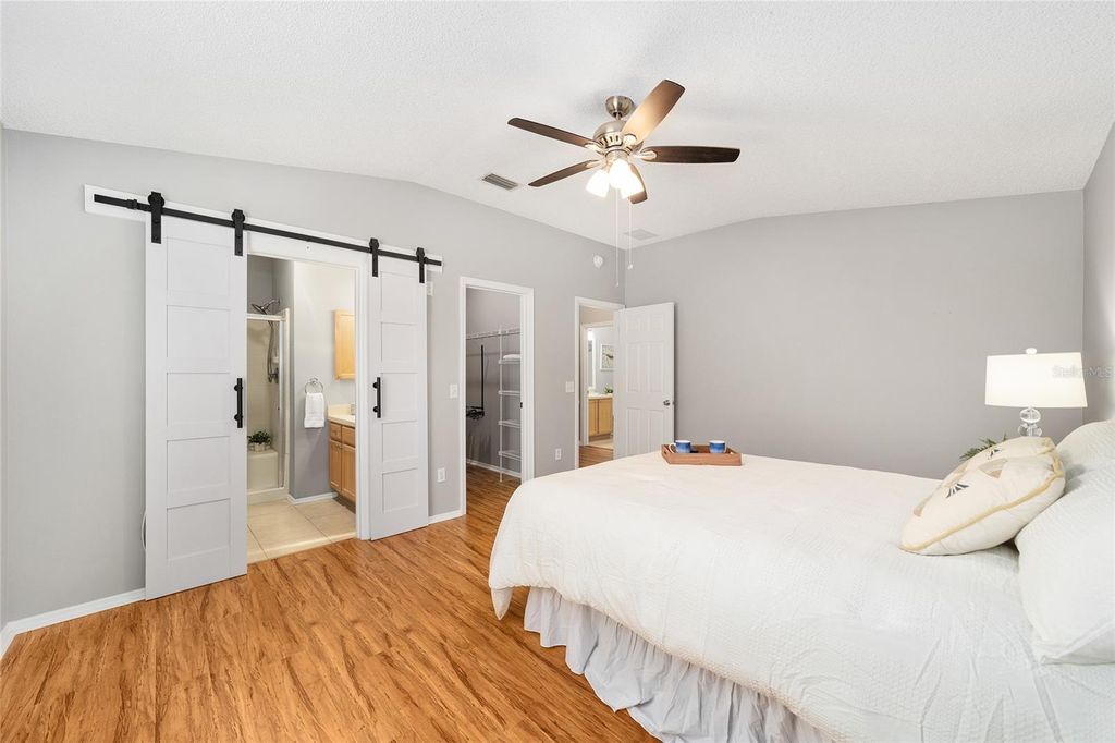 Image 11 of property listing at 2403 BATON PLACE, The Villages, FL 32162