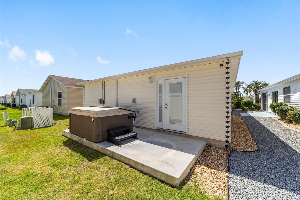 Image 16 of property listing at 2403 BATON PLACE, The Villages, FL 32162