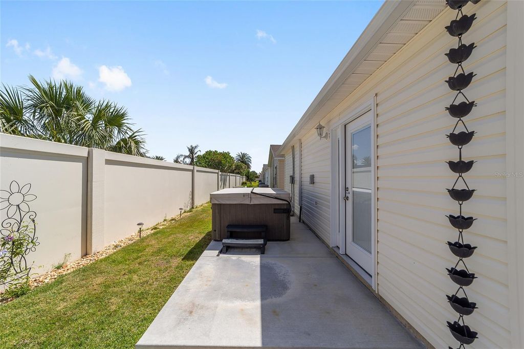 Image 17 of property listing at 2403 BATON PLACE, The Villages, FL 32162