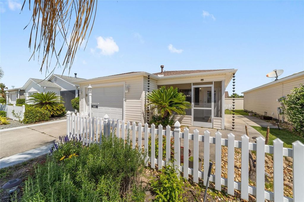 Image 25 of property listing at 2403 BATON PLACE, The Villages, FL 32162